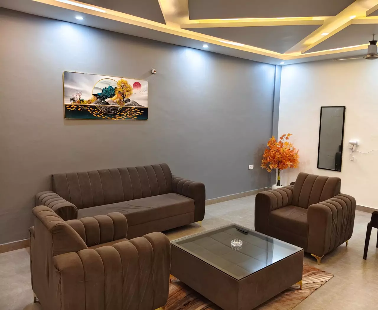 2 BHK Spacious room photo